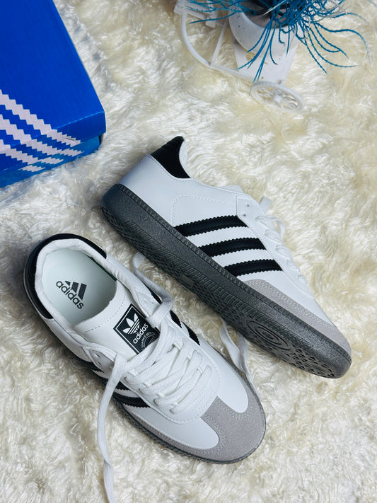 Women's Samba Classic White &amp; Black Sneakers
