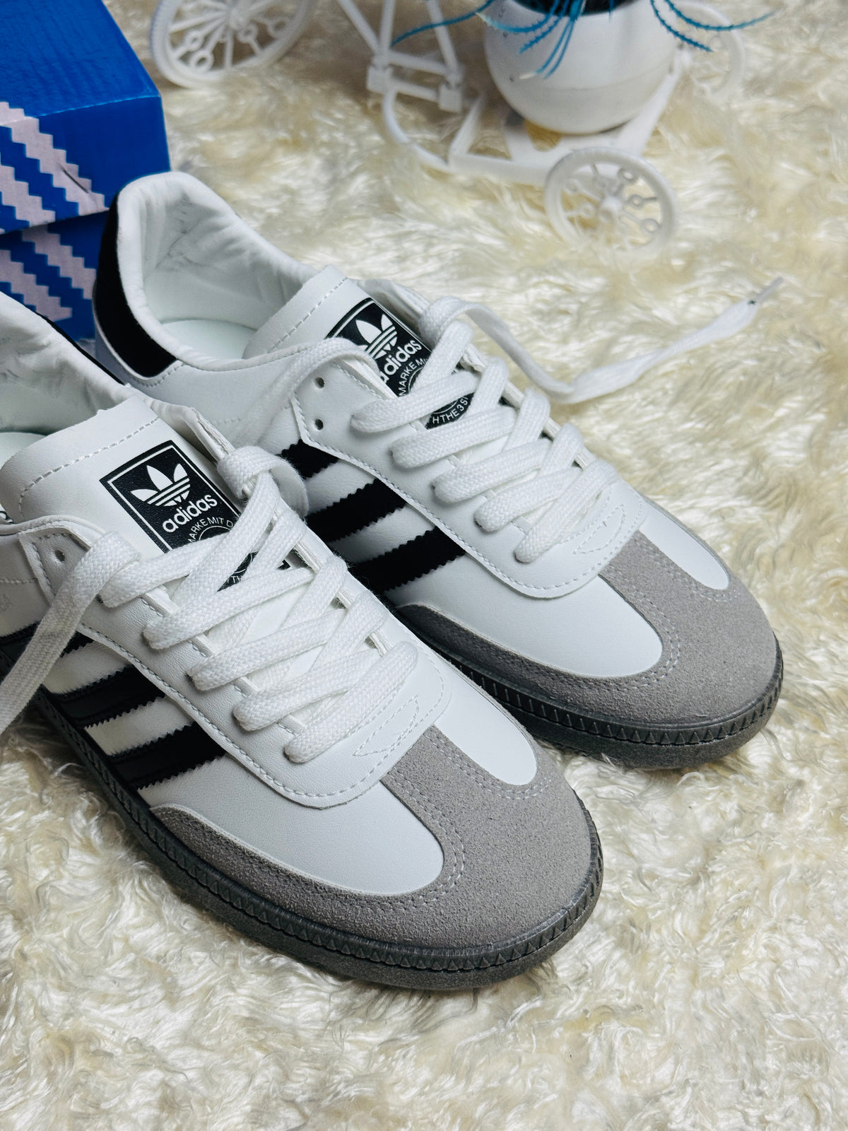 Mens SAMBA OG WHITE BLACK GUM (AAA GRADE)