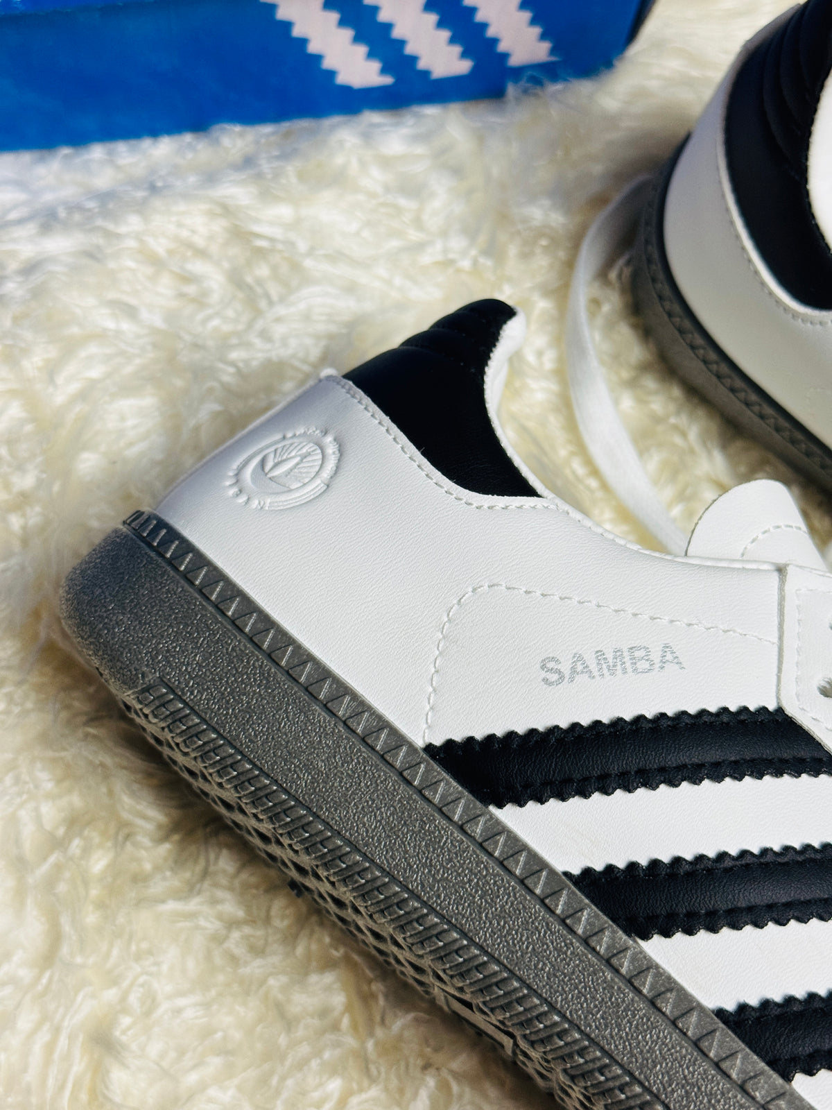 Mens SAMBA OG WHITE BLACK GUM (AAA GRADE)