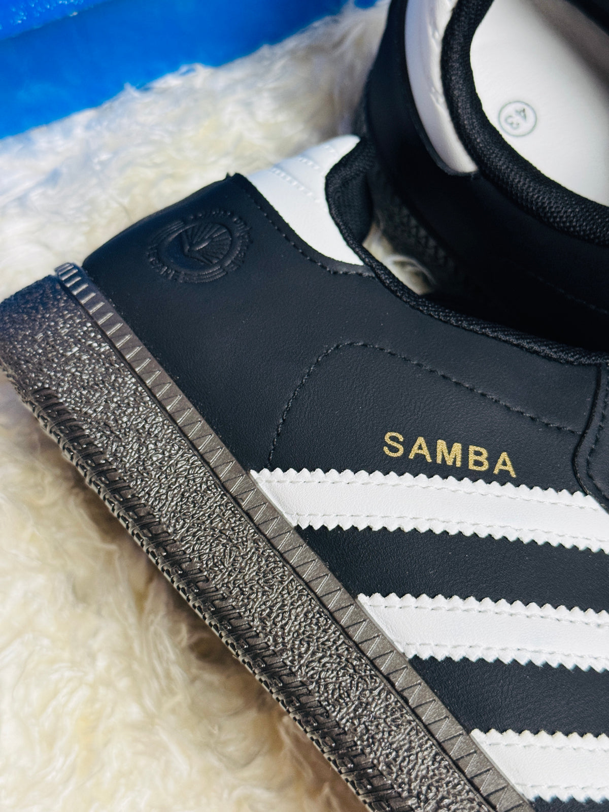 Mens SAMBA OG BLACK GUM (AAA GRADE)