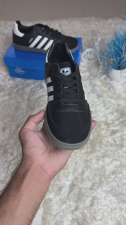 Women's Samba Classic Black Sneakers